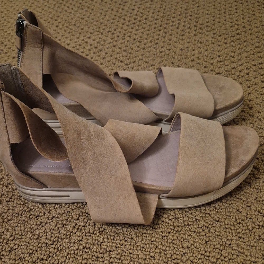 Eileen Fisher Tan Women's Sandals